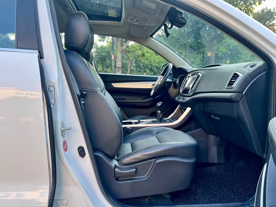 Geely Vision X6