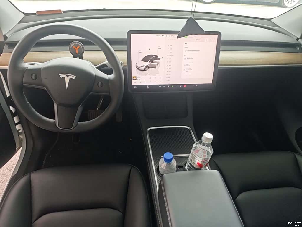 Tesla Model Y, 2023 10