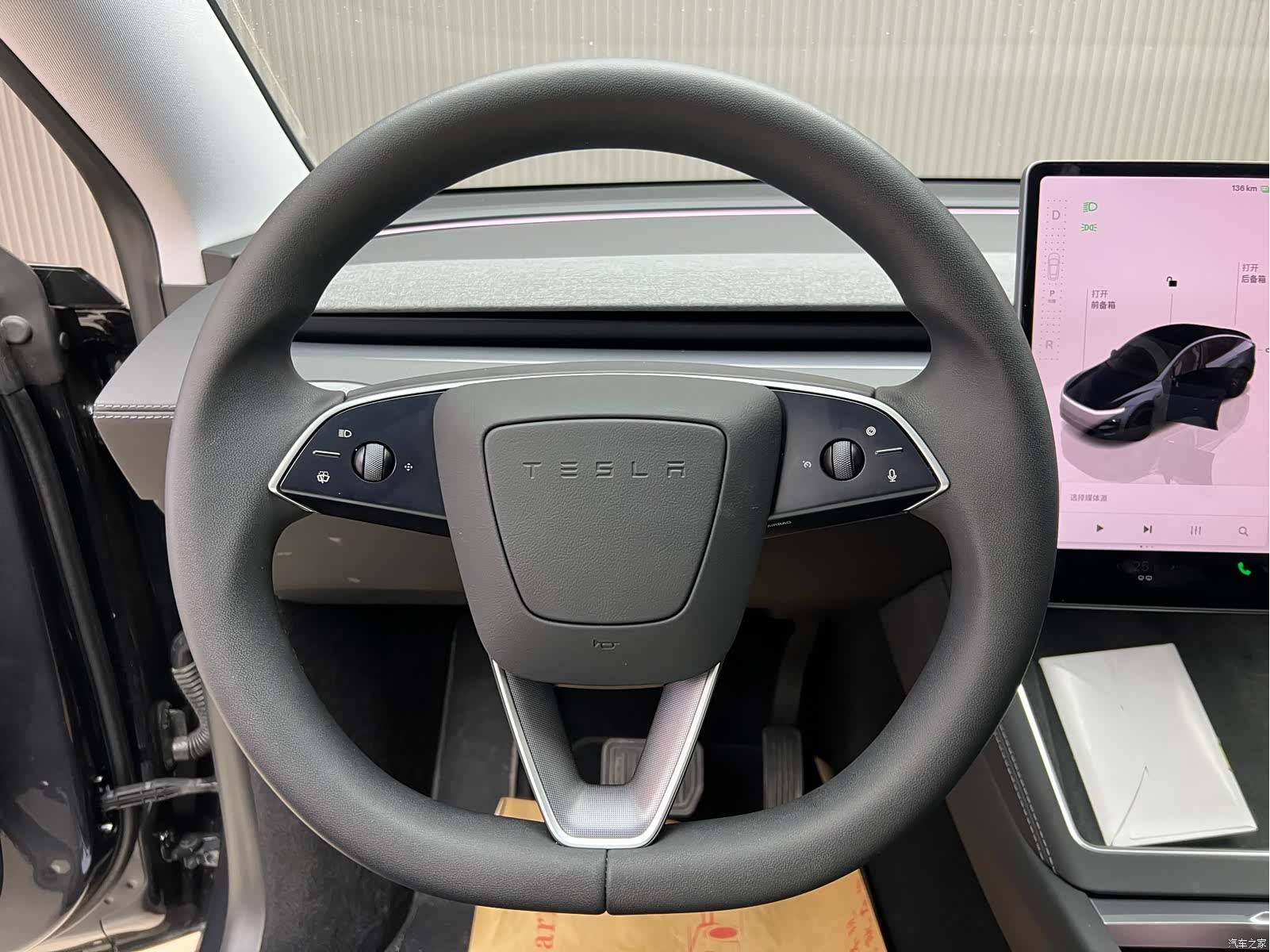 Tesla Model Y, 2025 все фото