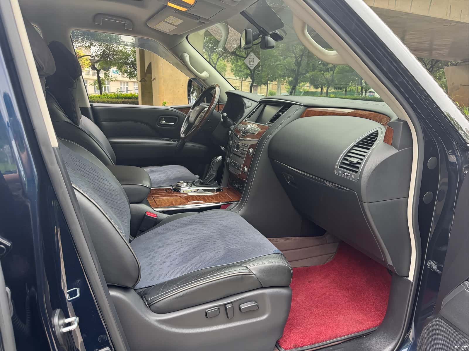 Infiniti QX80, 2019 6