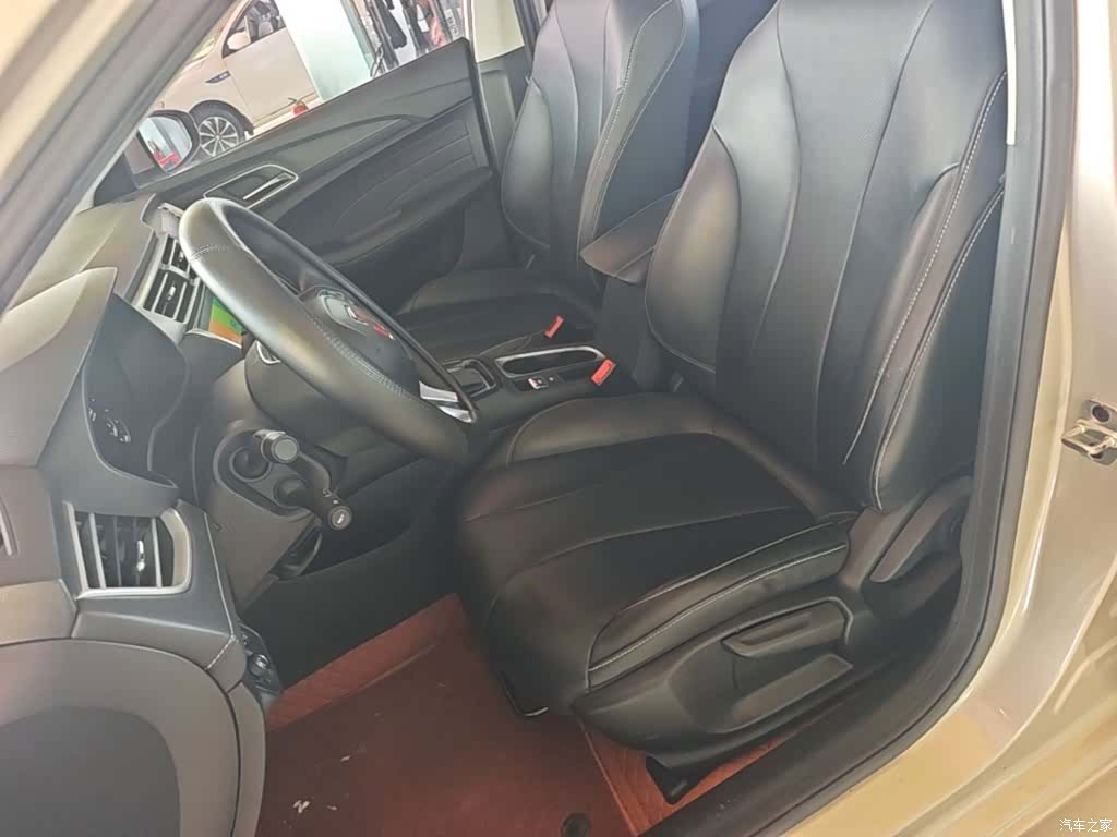Roewe i5, 2021 15