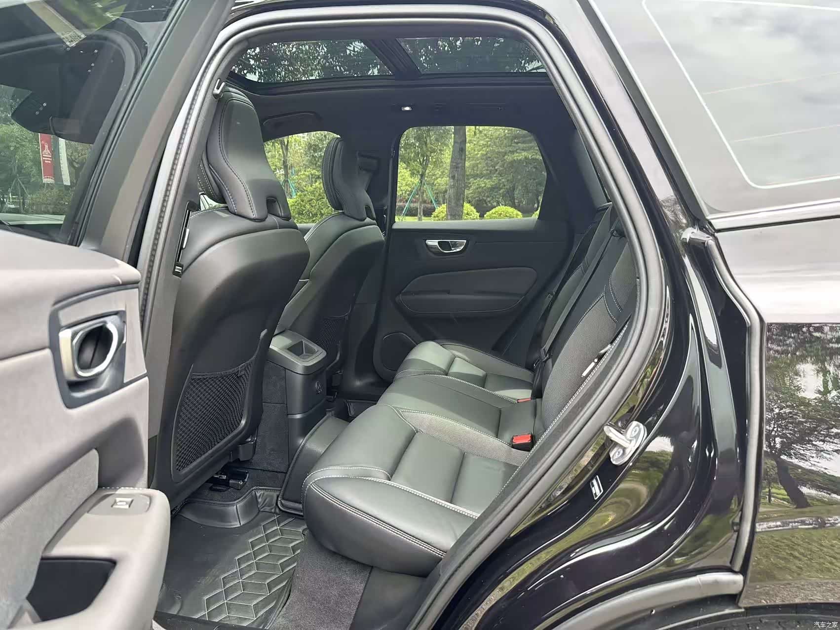 Volvo XC60, 2025 все фото