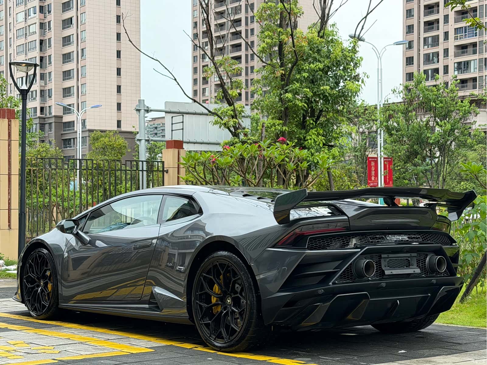 Lamborghini Huracán, 2022 все фото