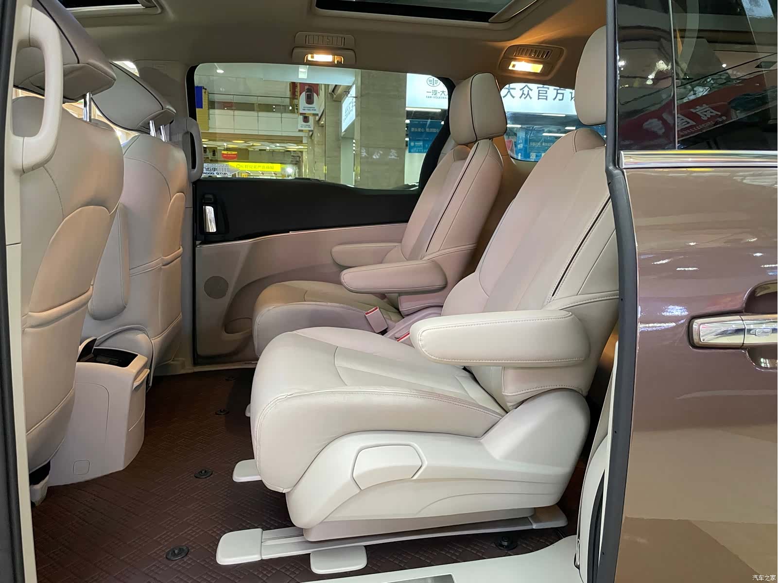 Buick GL8, 2020 13