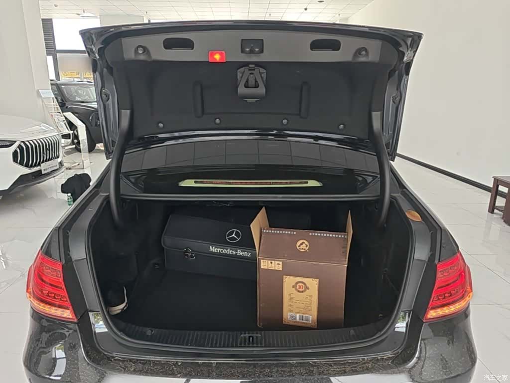 Mercedes-Benz E-Class, 2015 19