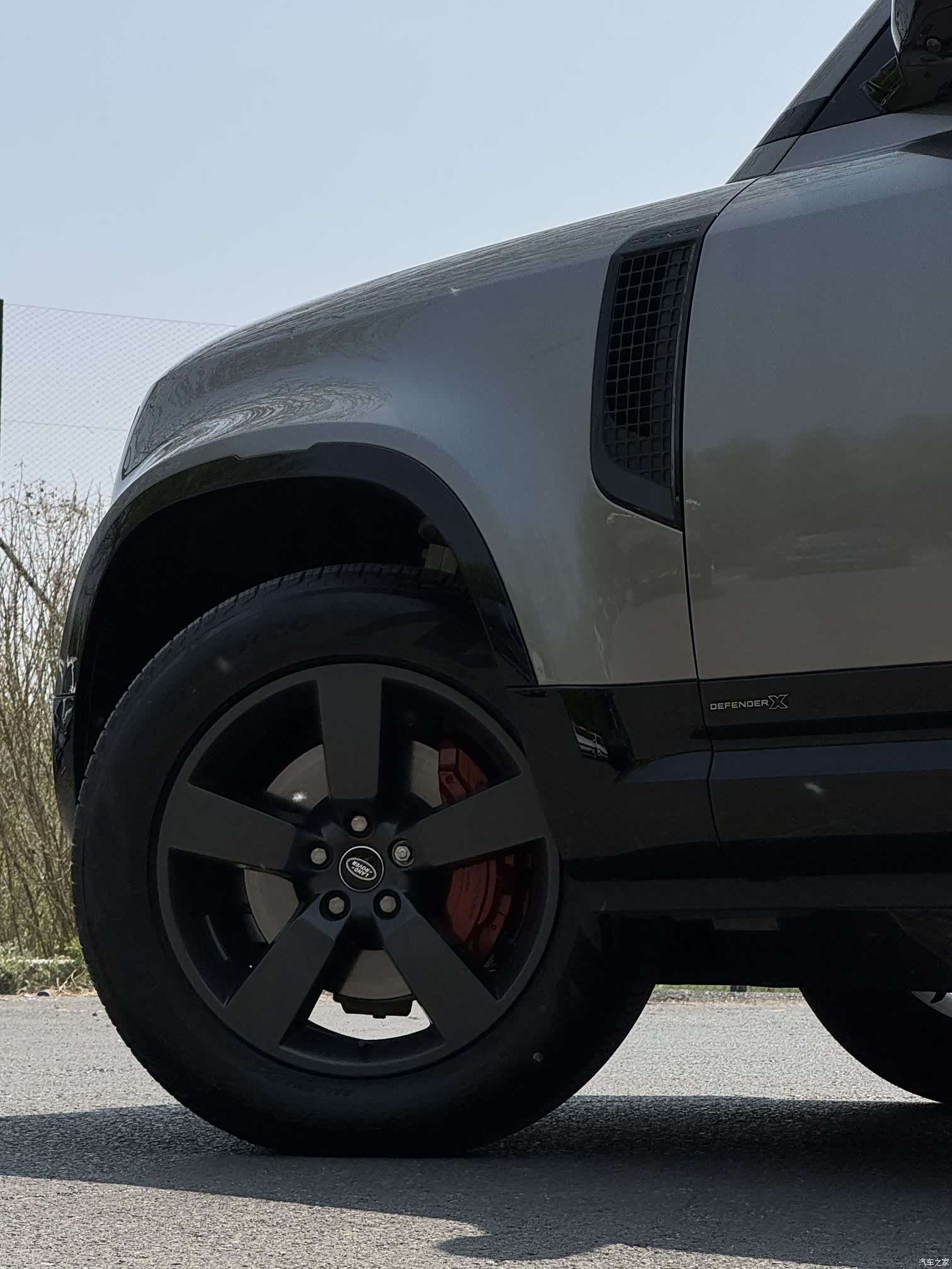 Land Rover Defender, 2024 9
