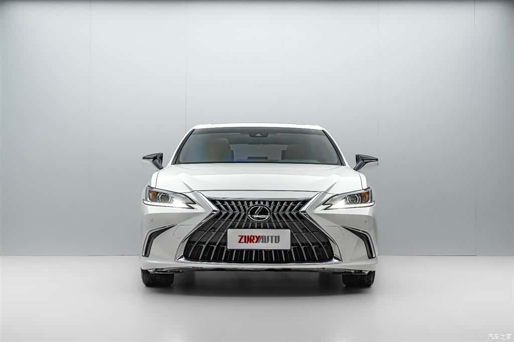 Lexus ES, 2023 2