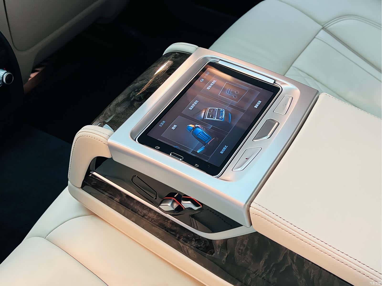 BMW 5 Series, 2018 13