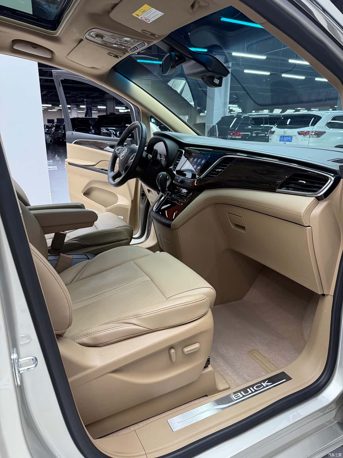 Buick GL8, 2019 10