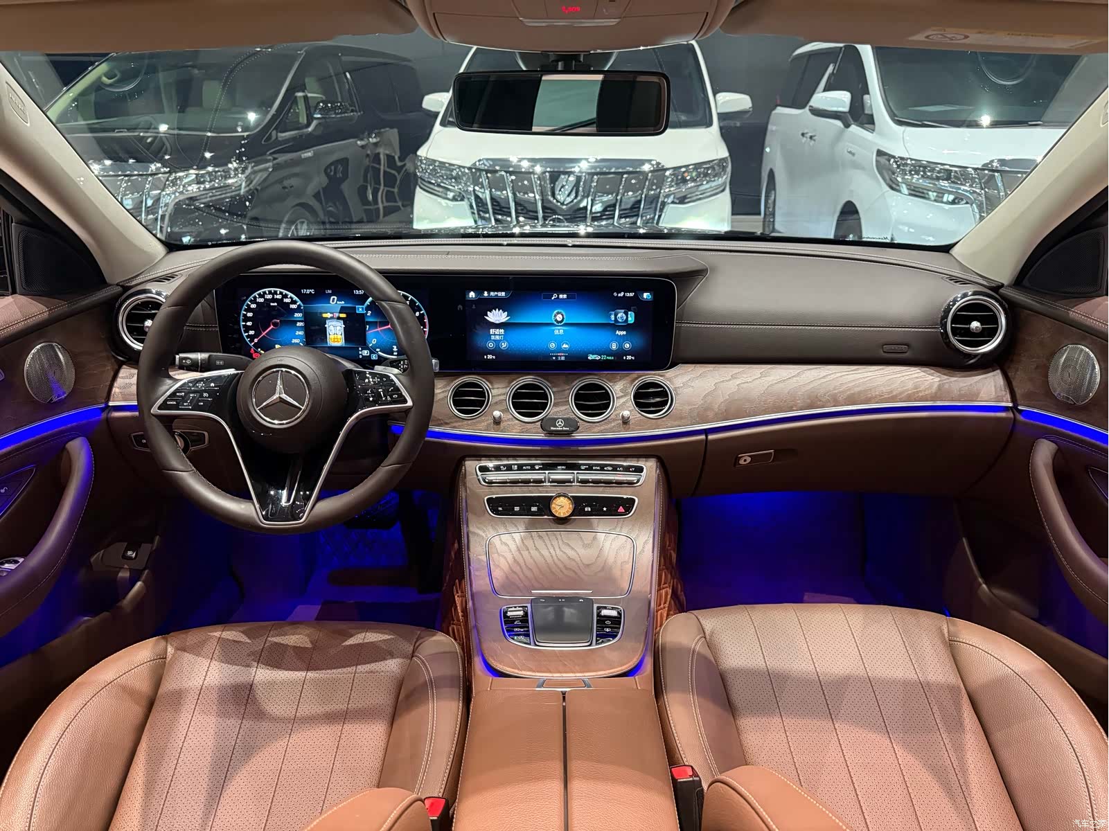 Mercedes-Benz E-Class, 2022 10