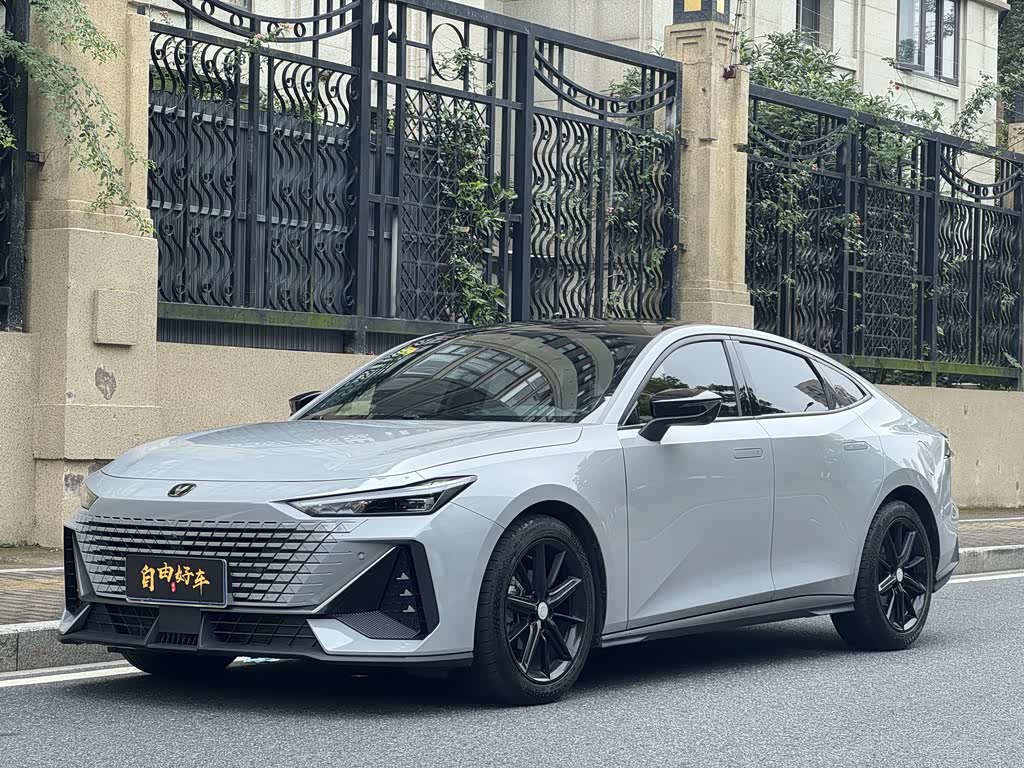 Changan UNI-V 2022 1.5T Luxury