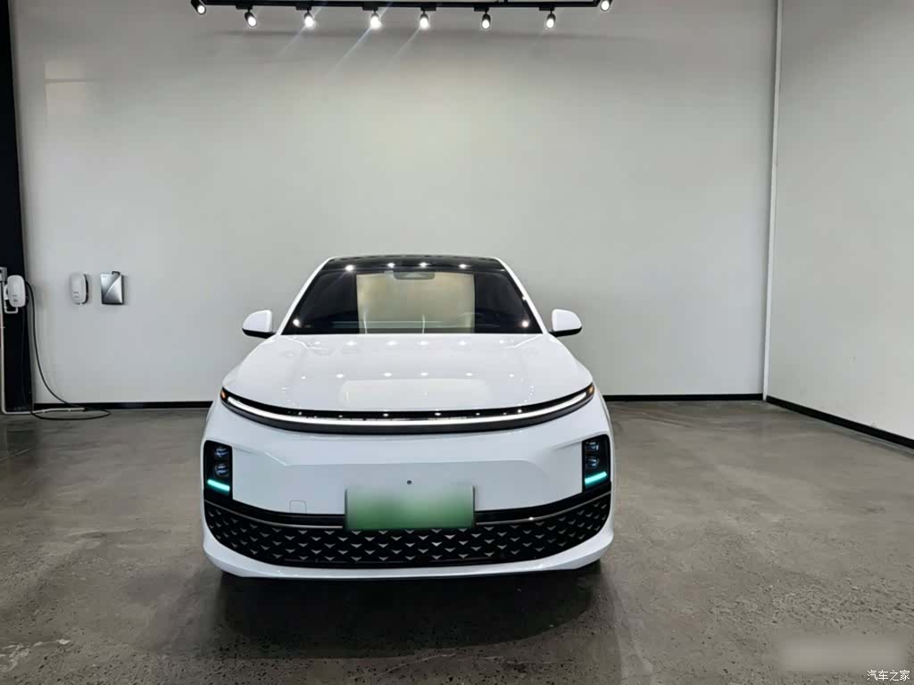 Li Auto L6, 2025 3