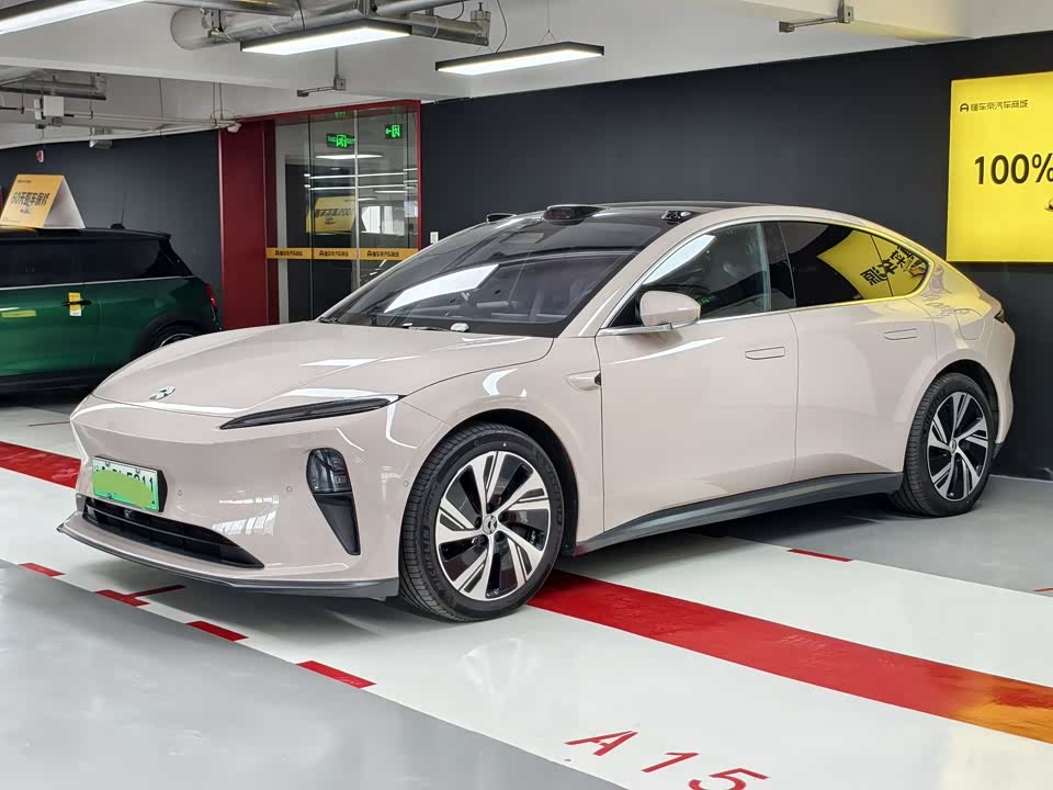 NIO ET5