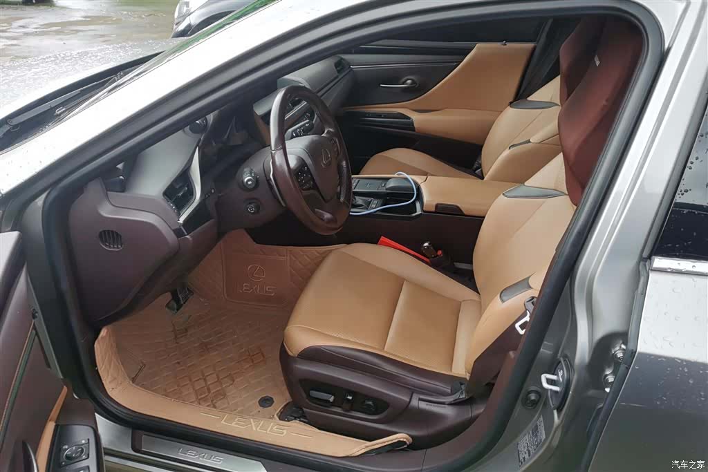 Lexus ES, 2021 9
