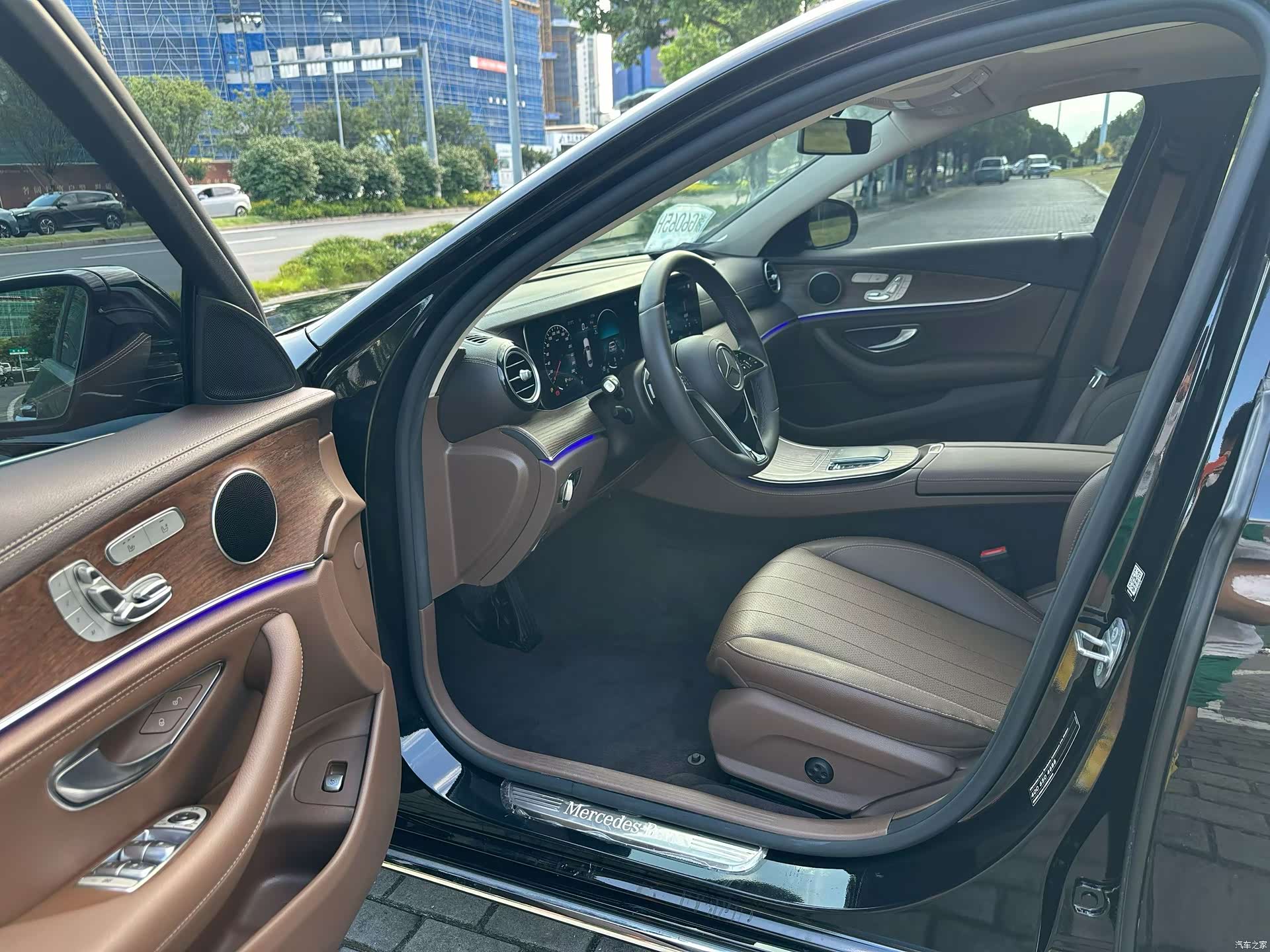 Mercedes-Benz E-Class, 2023 4