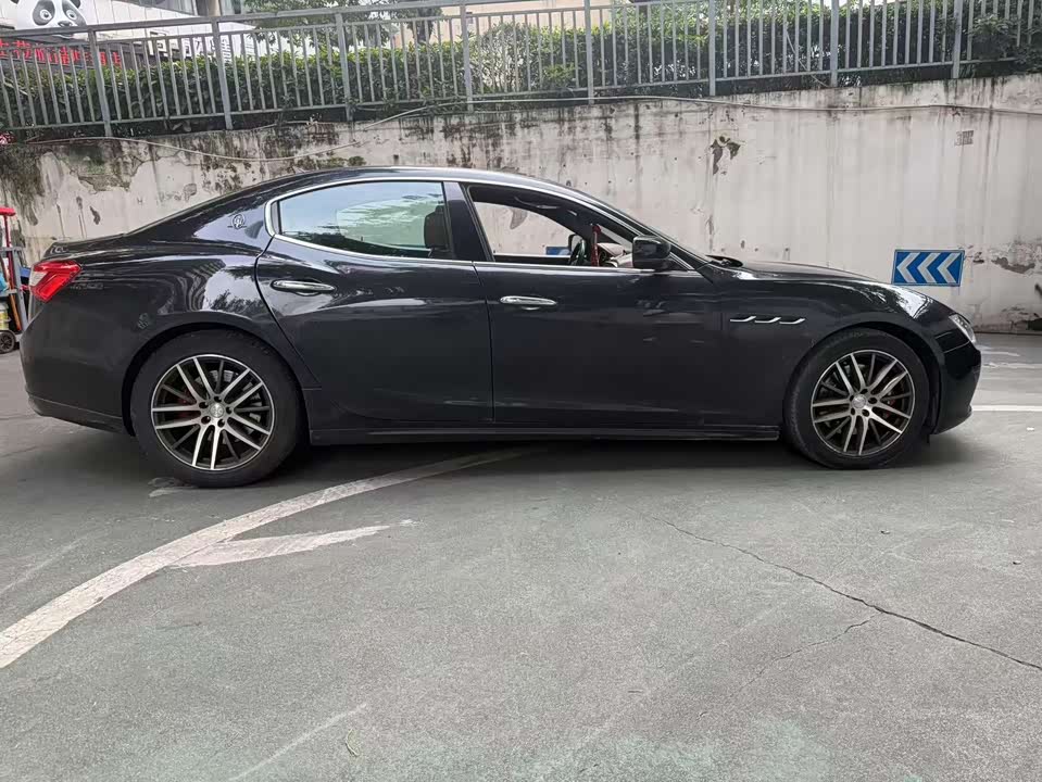 Maserati Ghibli Maserati Ghibli