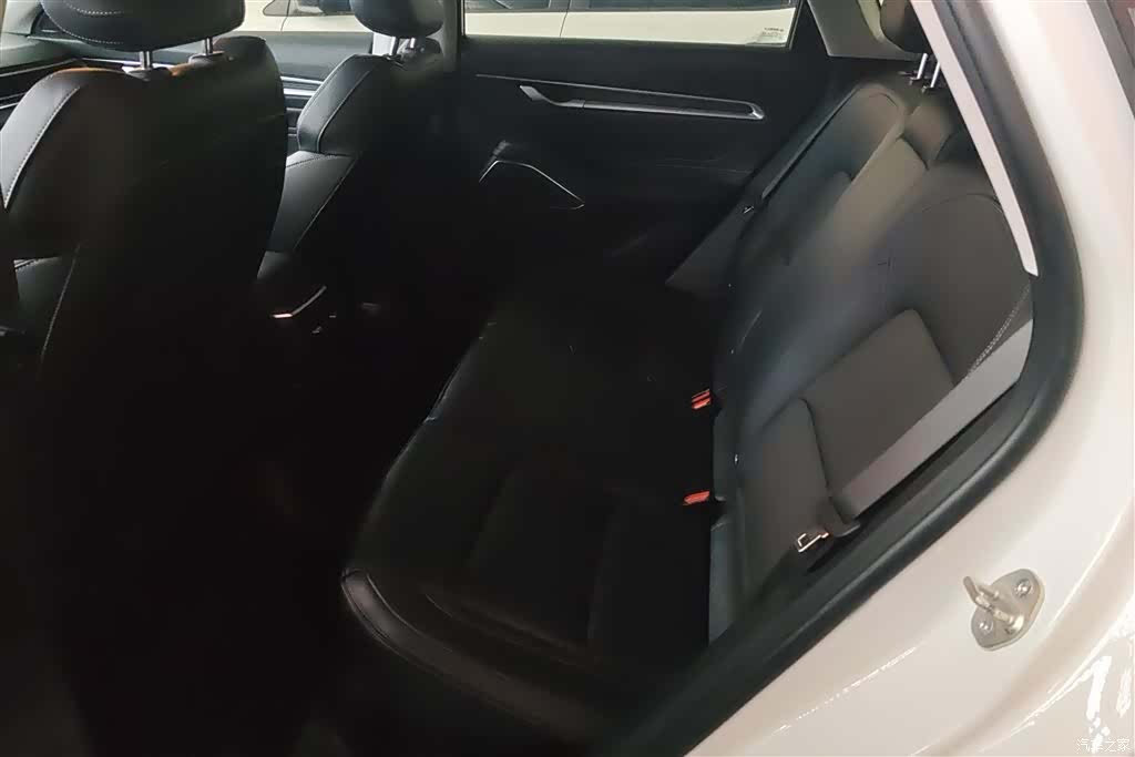 Geely Emgrand, 2023 11