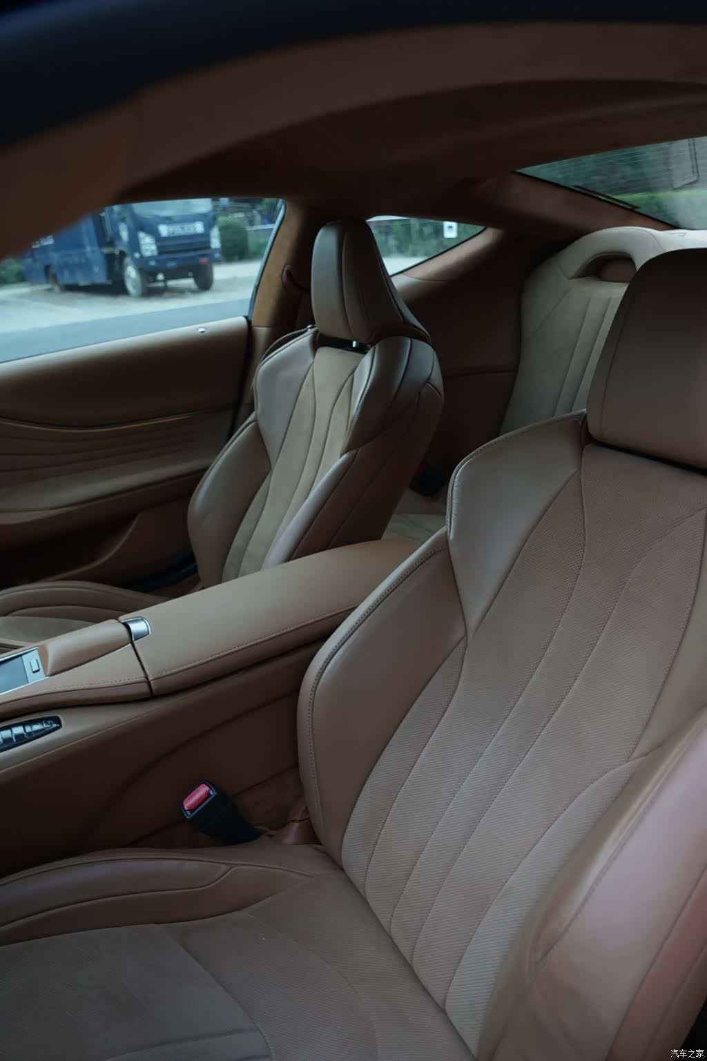 Lexus LC, 2018 11