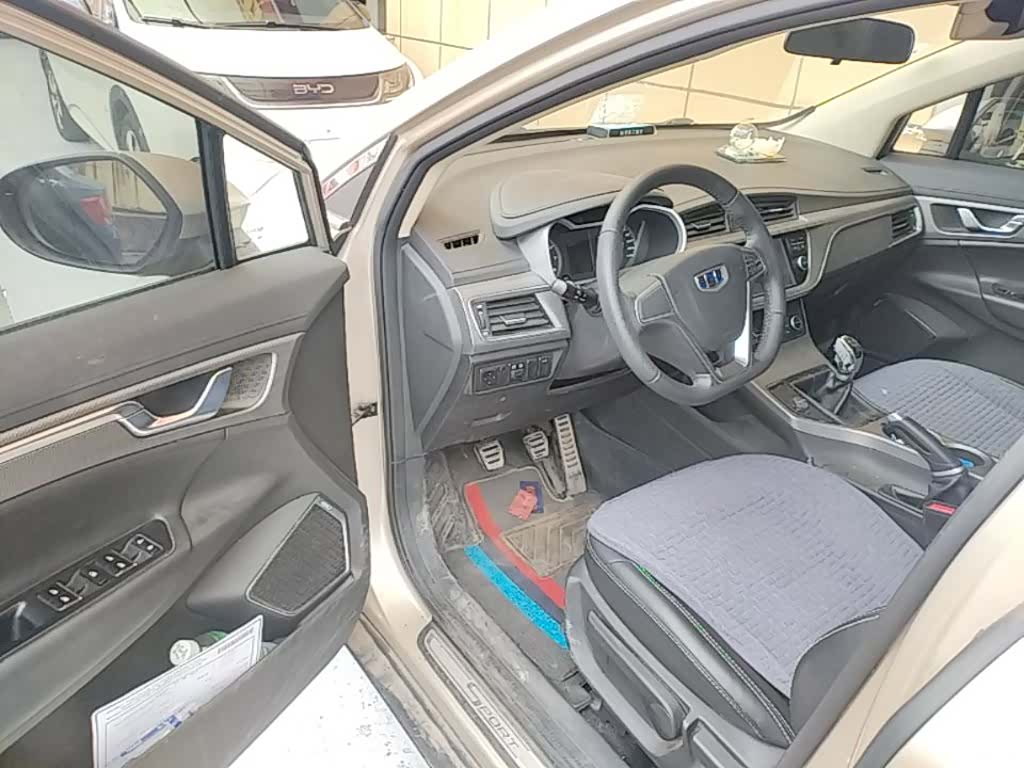 Geely Emgrand, 2016 16