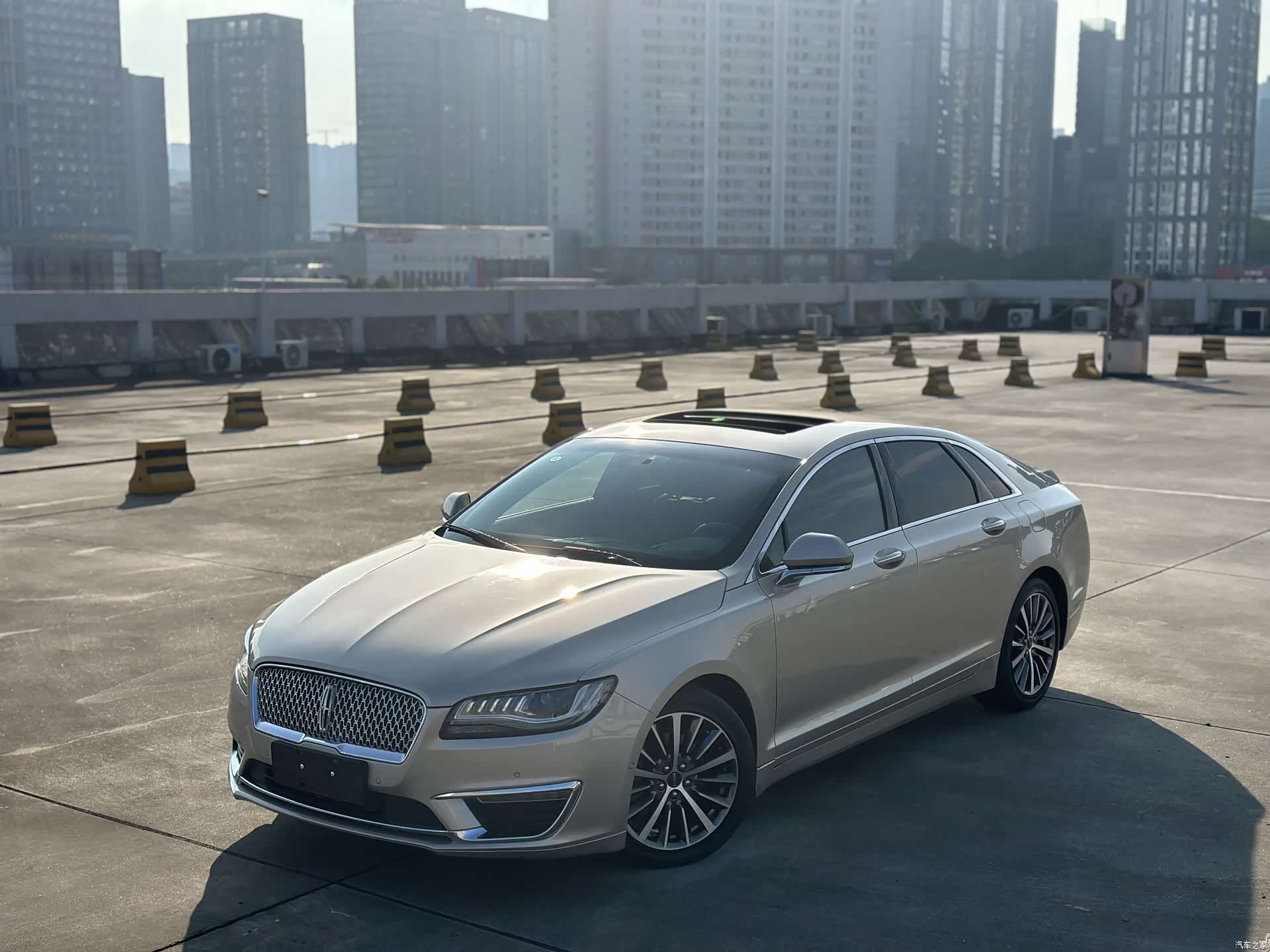 Lincoln MKZ, 2017 1
