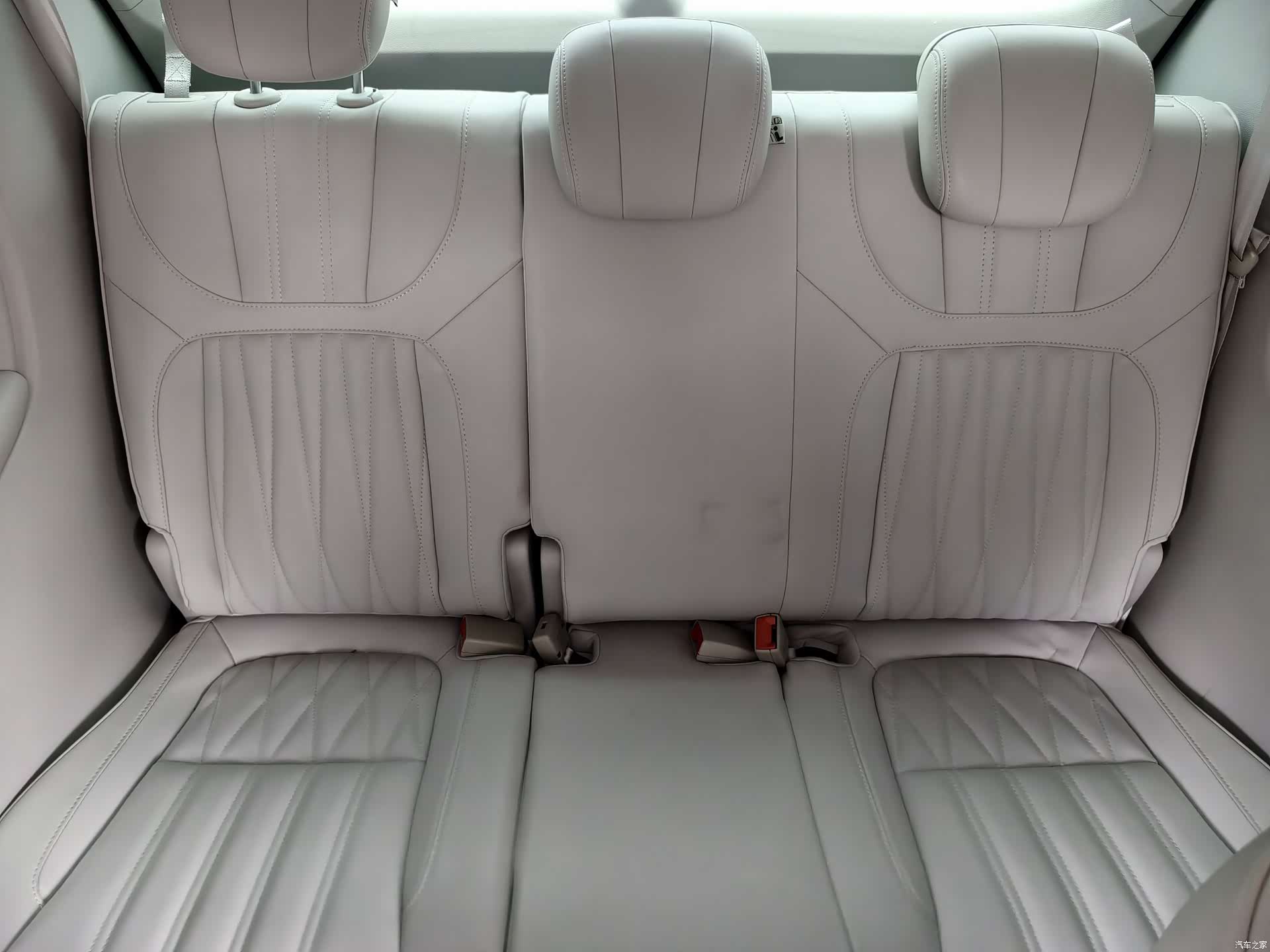 Roewe iMAX8, 2023 10