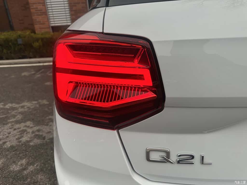 Audi Q2L, 2024 12
