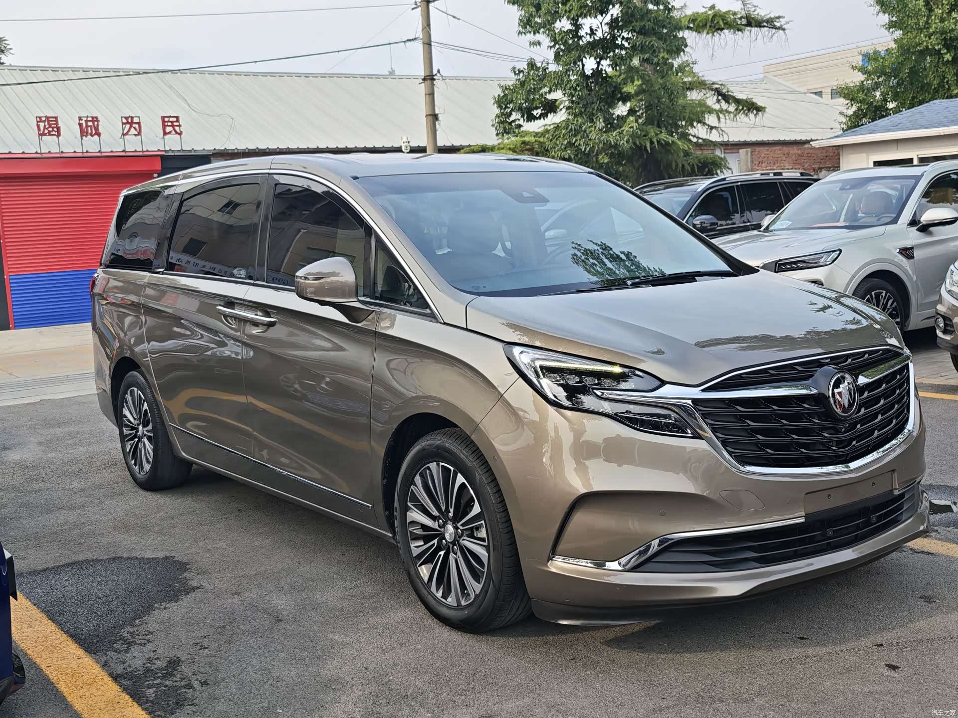 Buick GL8, 2020 6