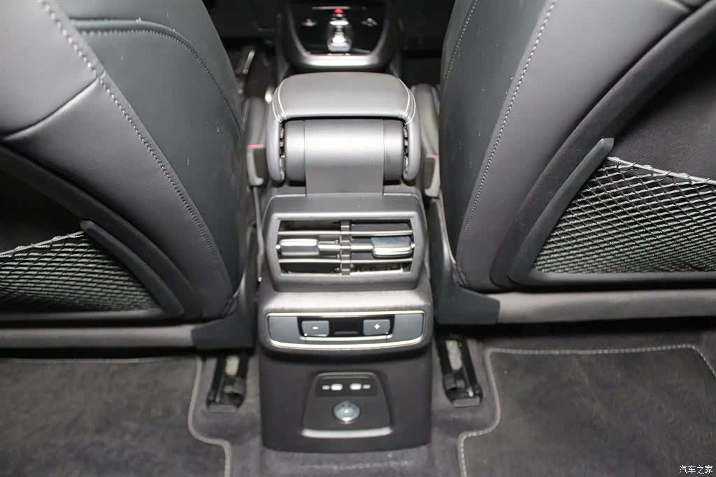 Audi Q4 e-tron, 2024 10