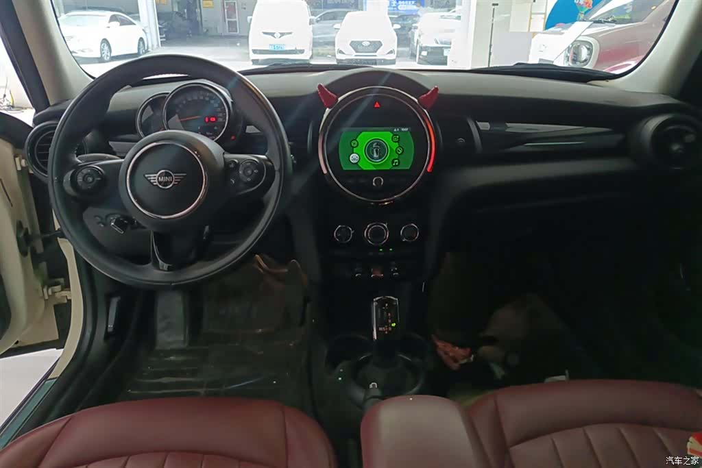 Mini ONE, 2019 12