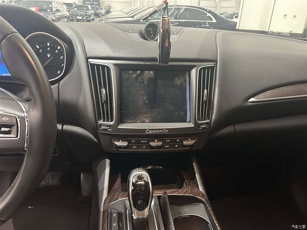 Maserati Levante, 2018 9