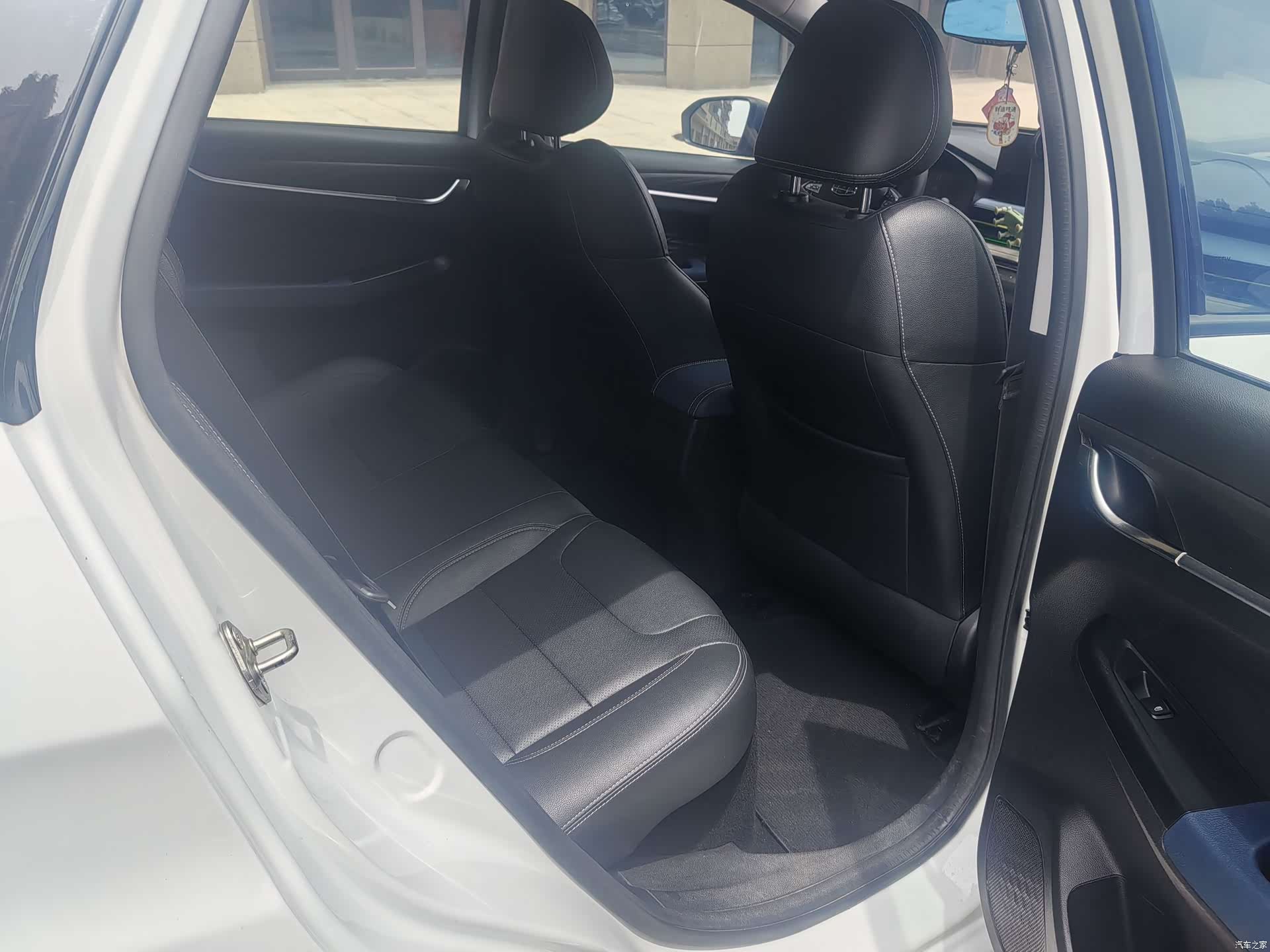 Geely EX3, 2022 8