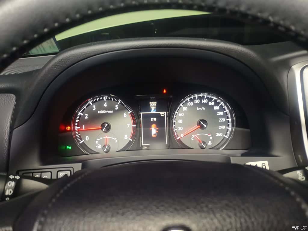 Toyota Crown, 2017 4