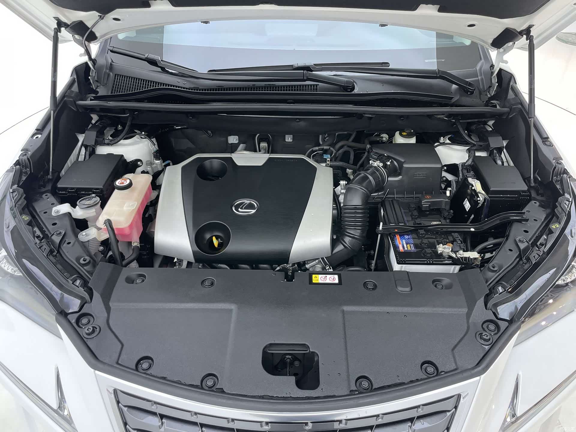 Lexus NX, 2020 19
