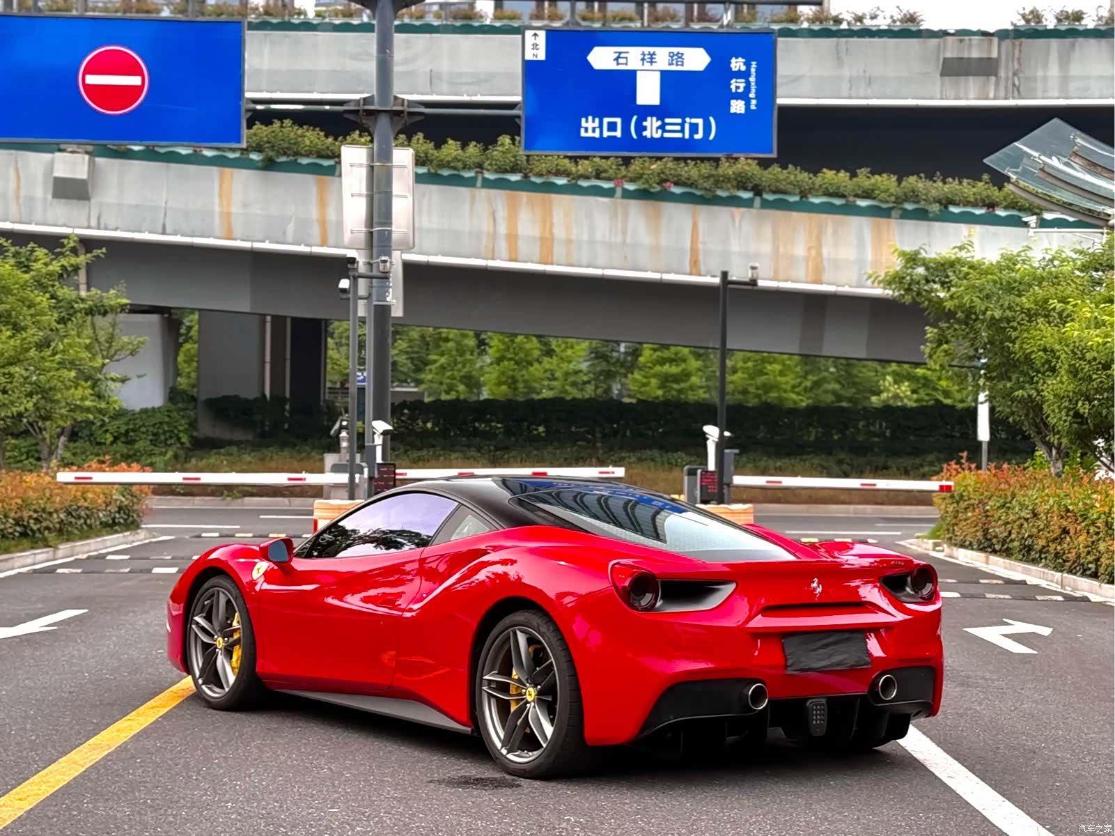 Ferrari 488, 2019 9