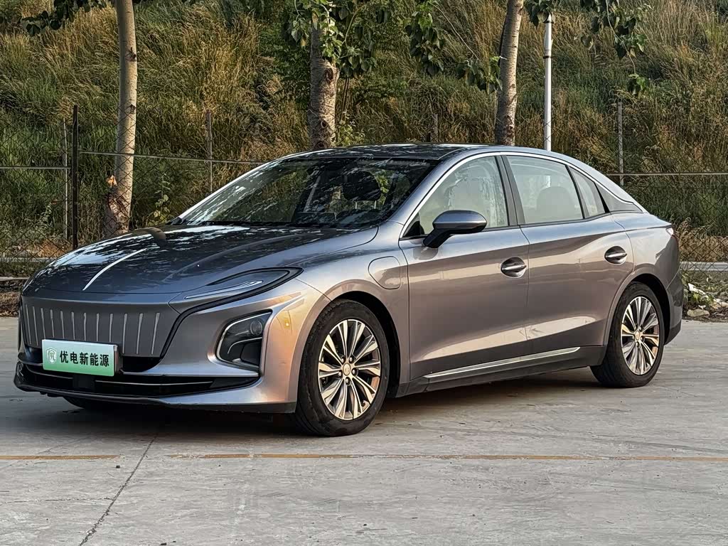 Hongqi E-QM5