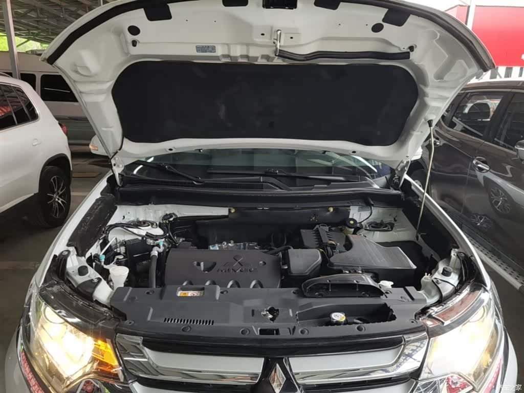 Mitsubishi Outlander, 2018 16