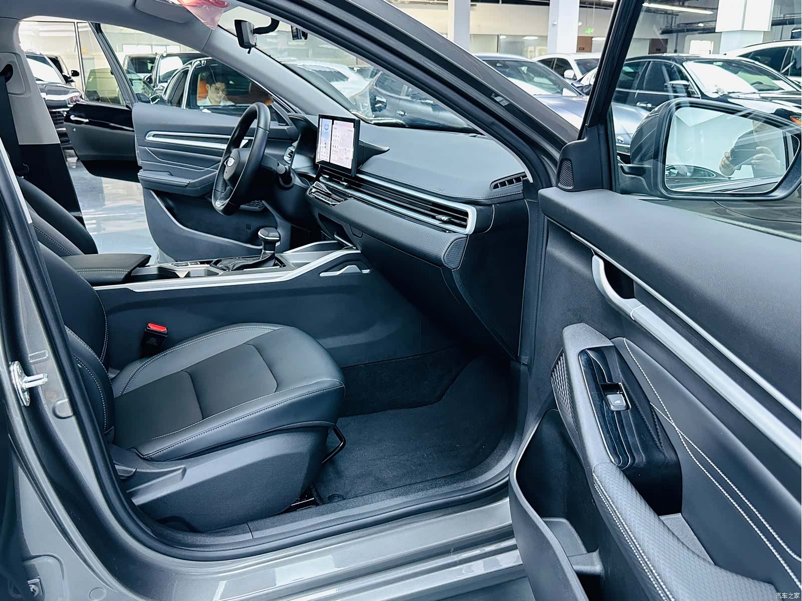 Geely Emgrand, 2025 6