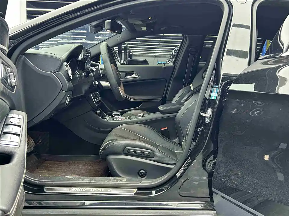 Mercedes-Benz GLA AMG