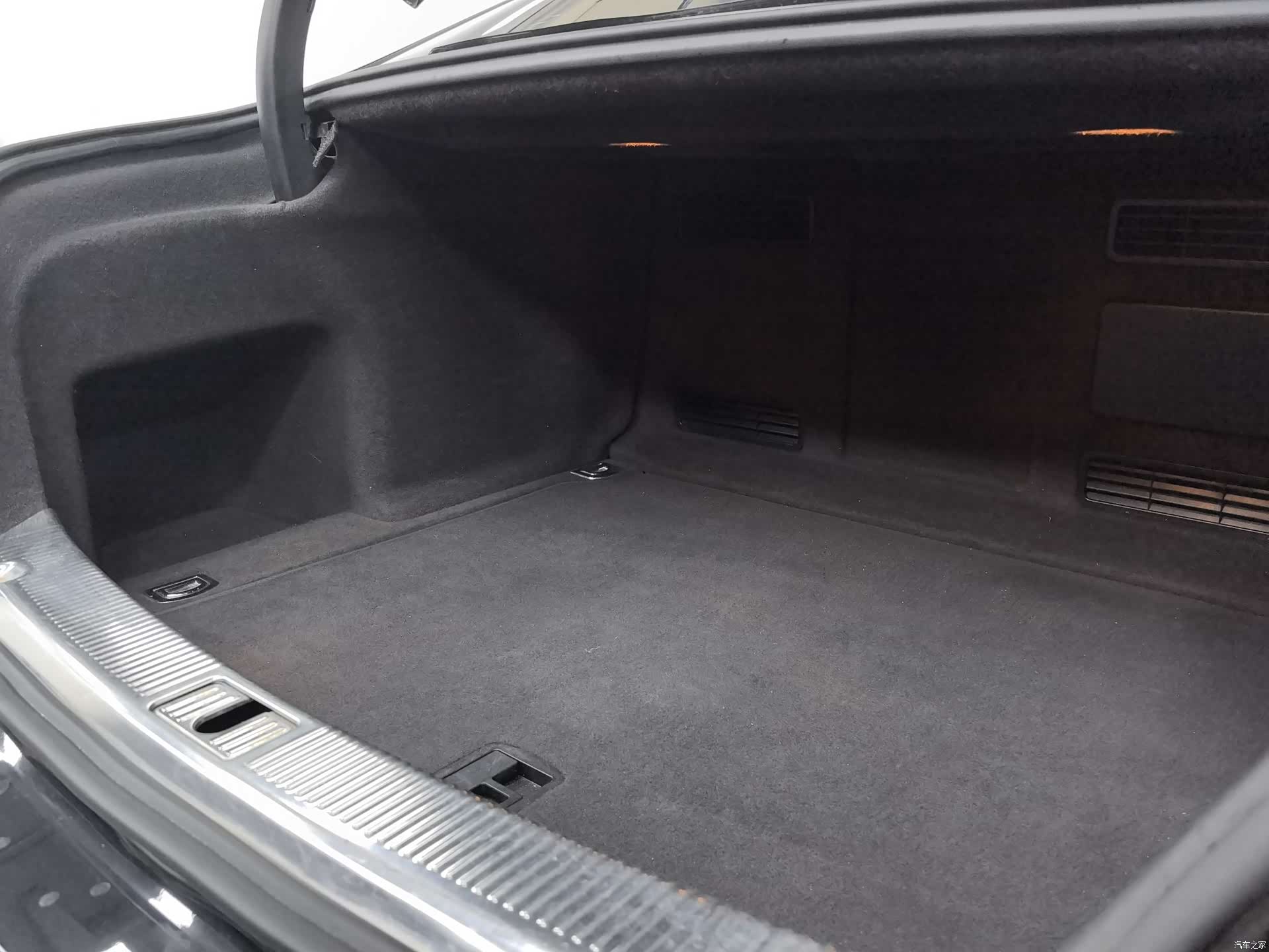 Audi A8L, 2011 14