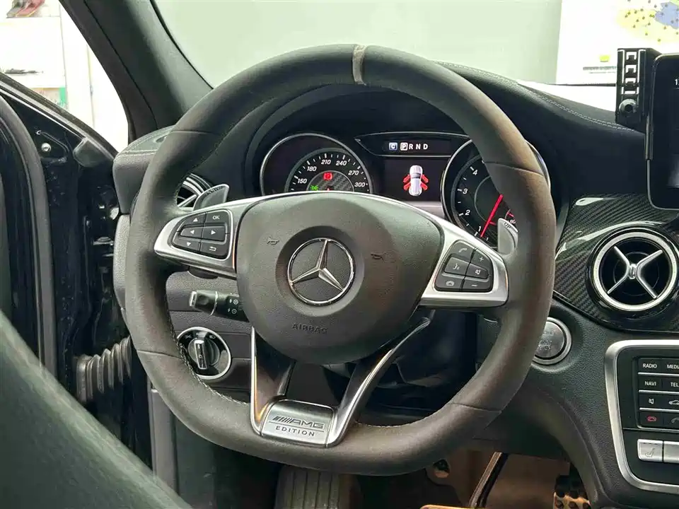 Mercedes-Benz GLA AMG