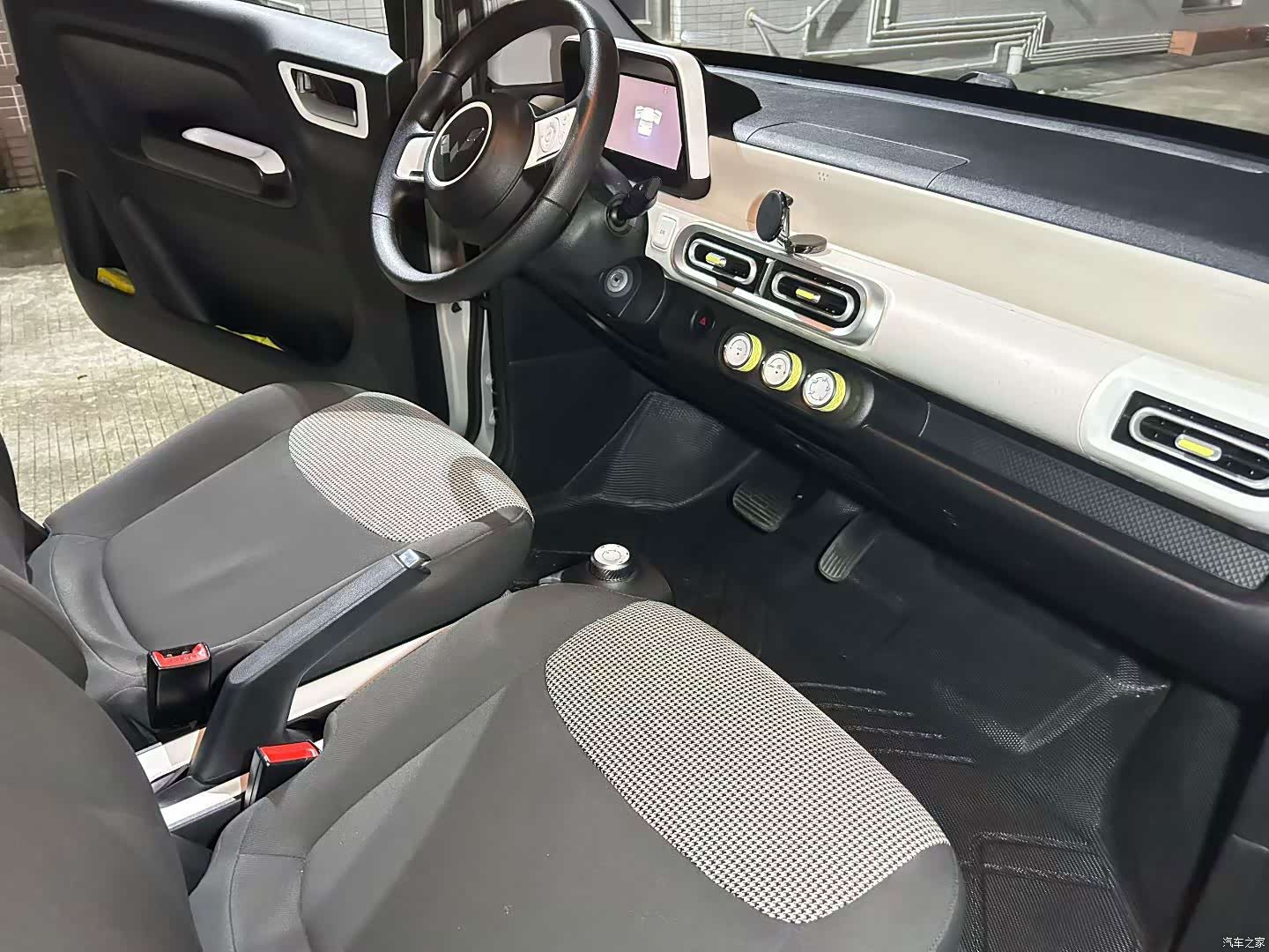 Wuling MINIEV, 2025 9