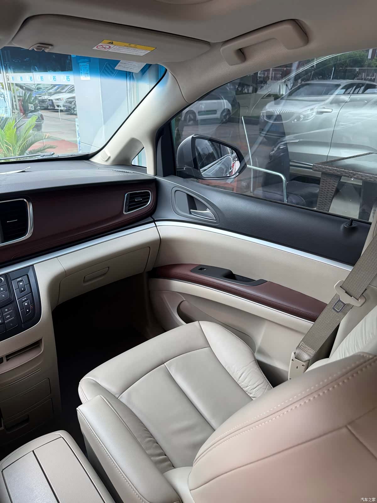 Buick GL8, 2017 14