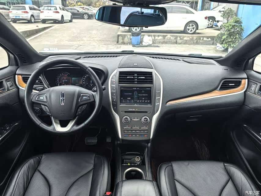 Lincoln MKC, 2015 13