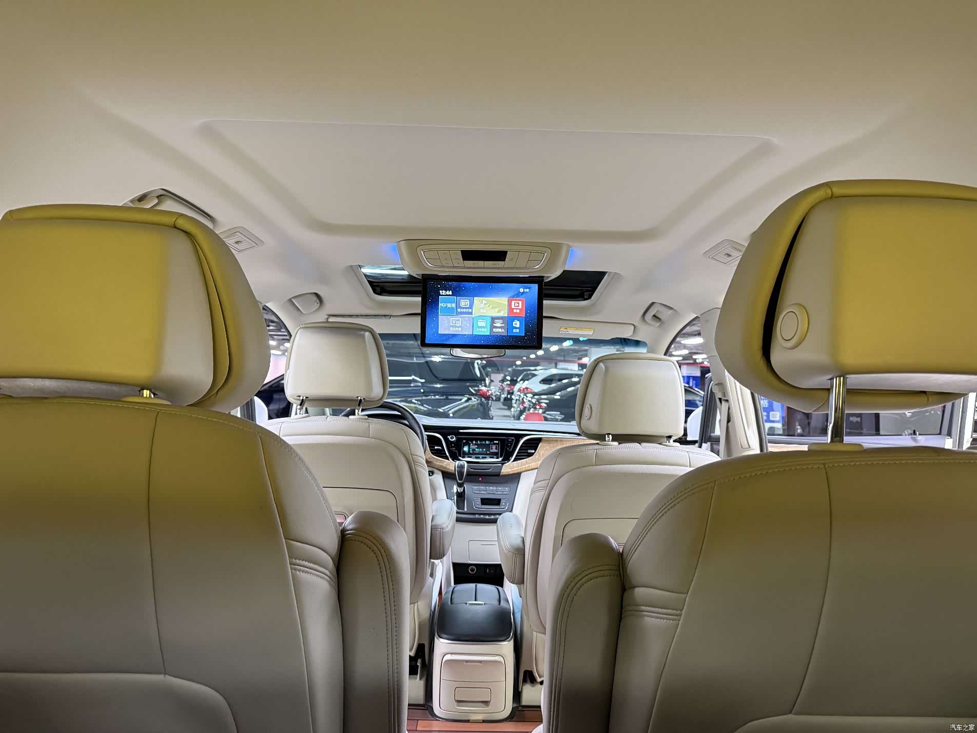 Buick GL8, 2017 17