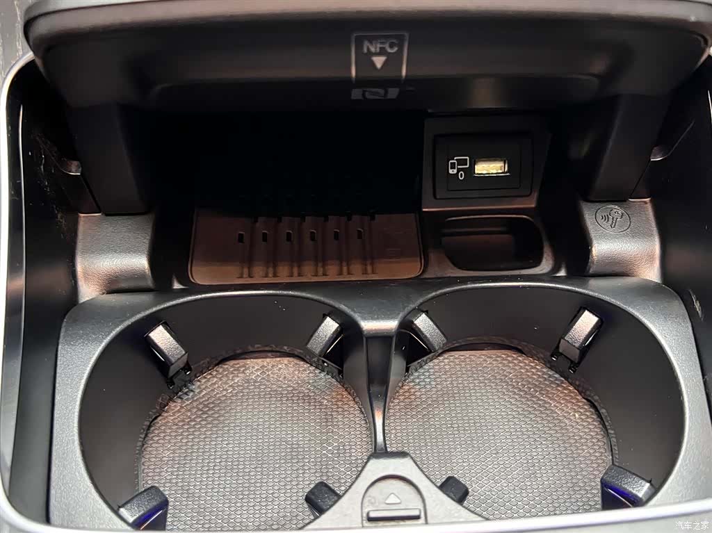 Mercedes-Benz E-Class, 2019 11