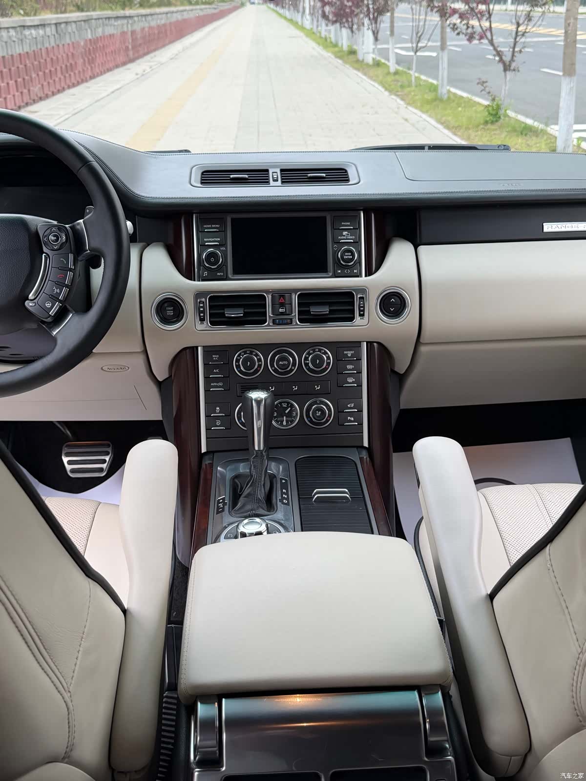 Land Rover Range Rover, 2012 8