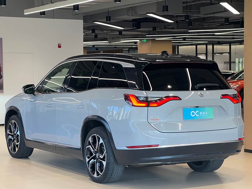 NIO ES8