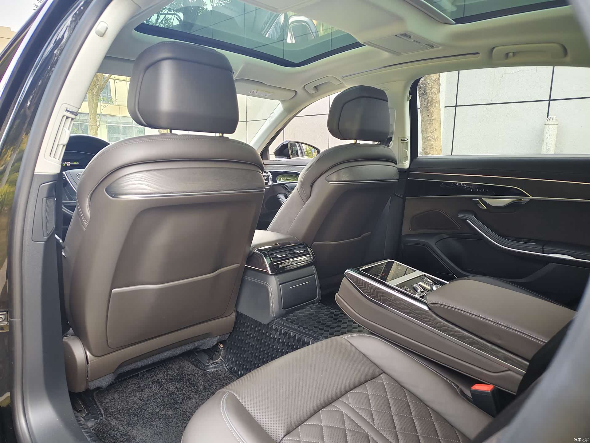 Audi A8L, 2024 10