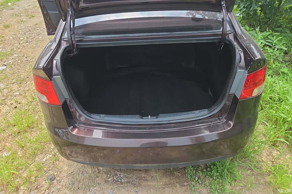 Kia GL, 2012 4