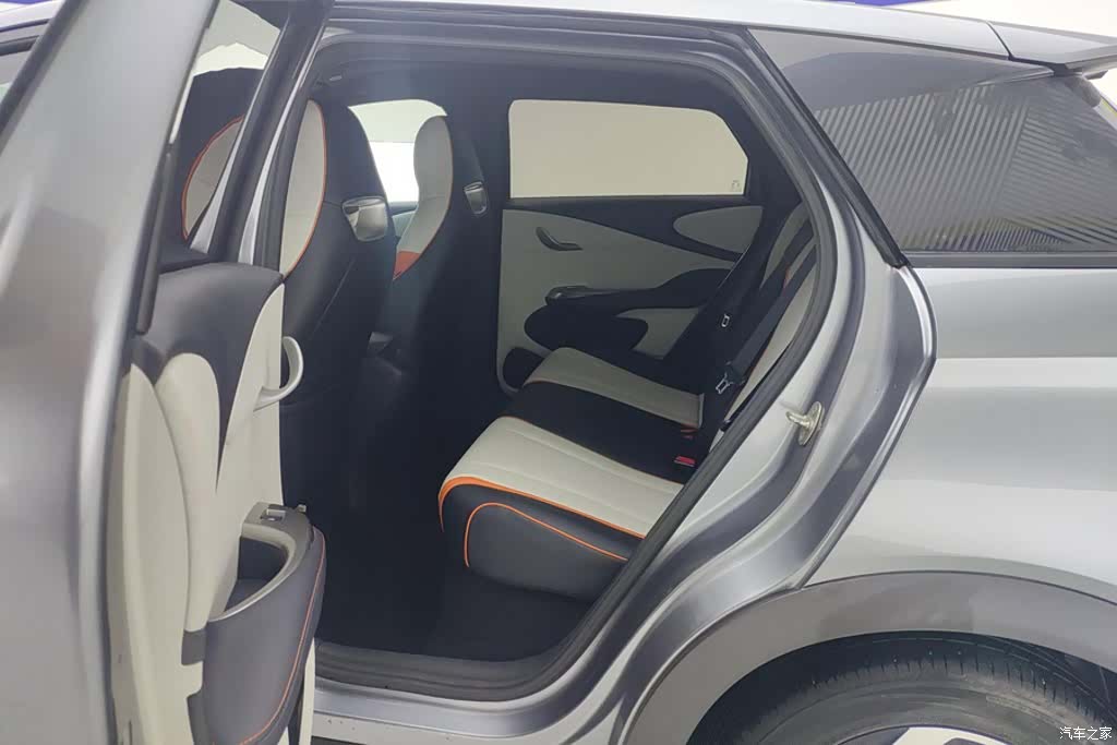 BYD Dolphin, 2022 11
